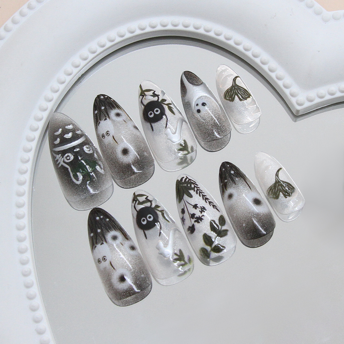 24Pcs Forest Style 3D Embossed Cat Eye Press On Nails, European INS Tren
